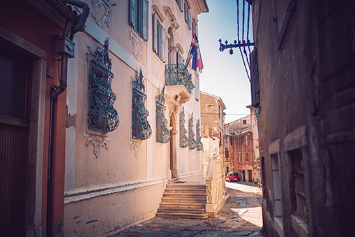 Palača Besenghi Degli Ughi, Izola Palača Besenghi Degli Ughi, Izola