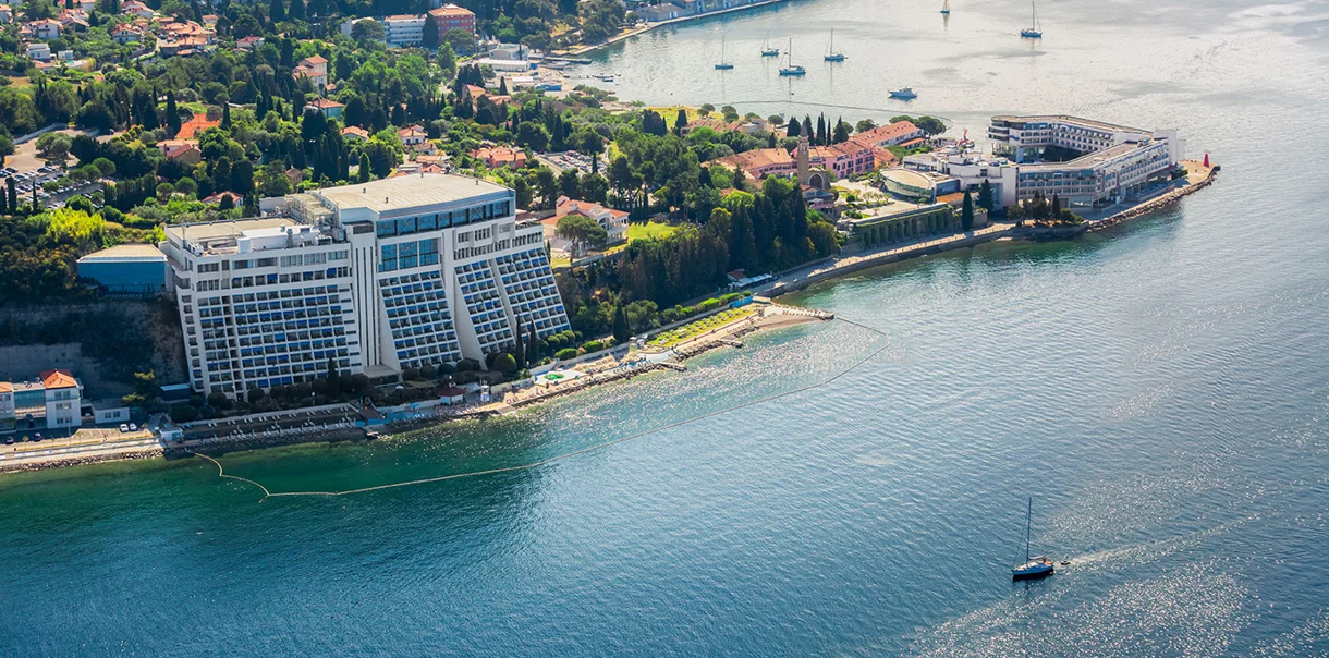 Razgled na hotelski kompleks Bernardin ob morju